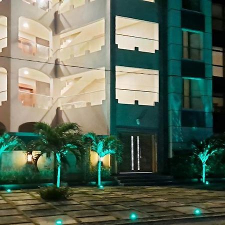El Doria Hotel Lome Ngoại thất bức ảnh