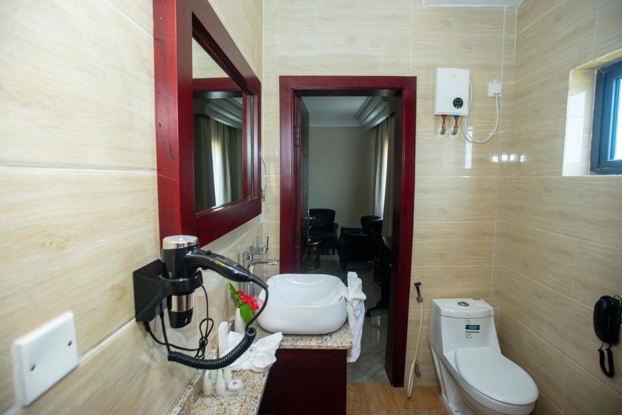 El Doria Hotel Lome Ngoại thất bức ảnh
