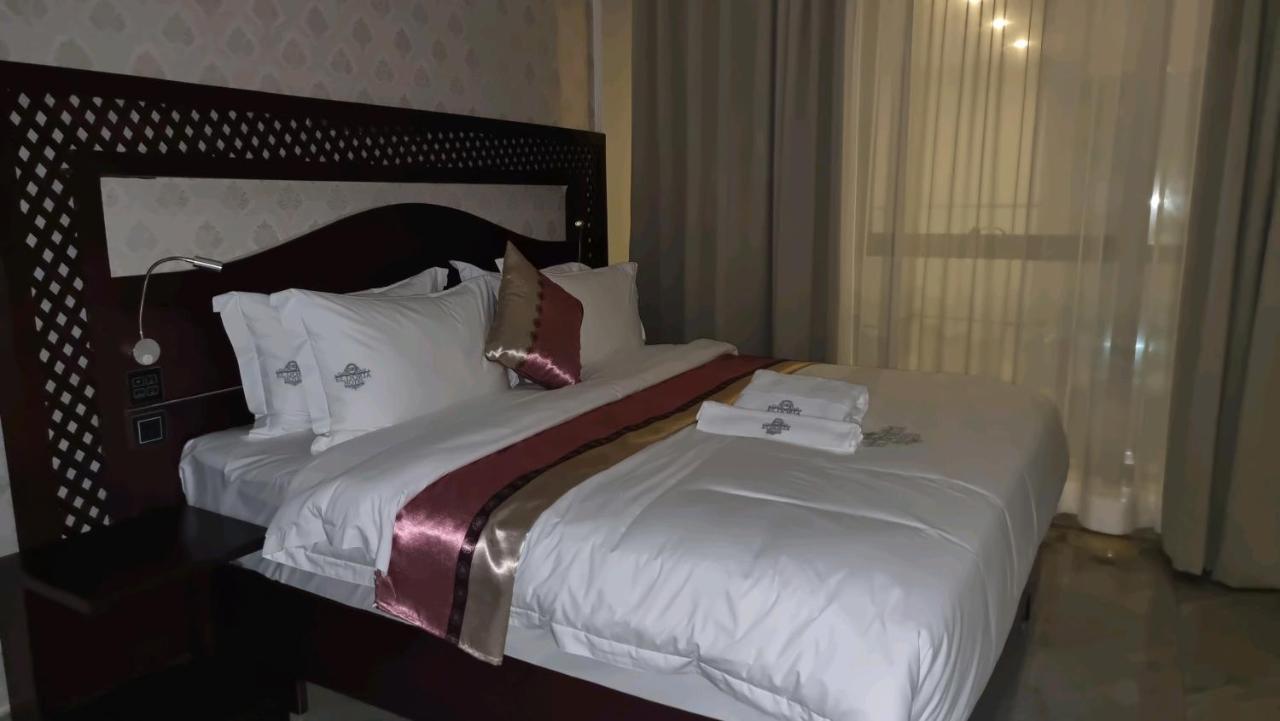 El Doria Hotel Lome Ngoại thất bức ảnh