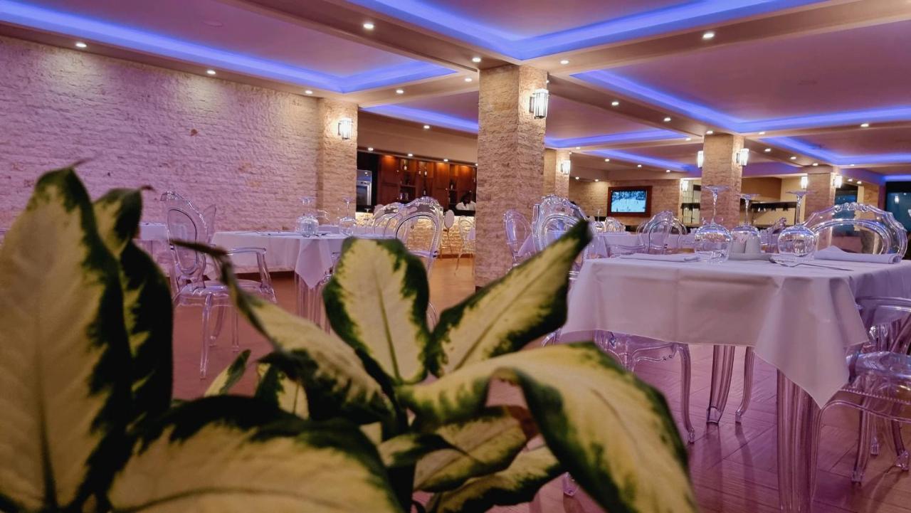 El Doria Hotel Lome Ngoại thất bức ảnh